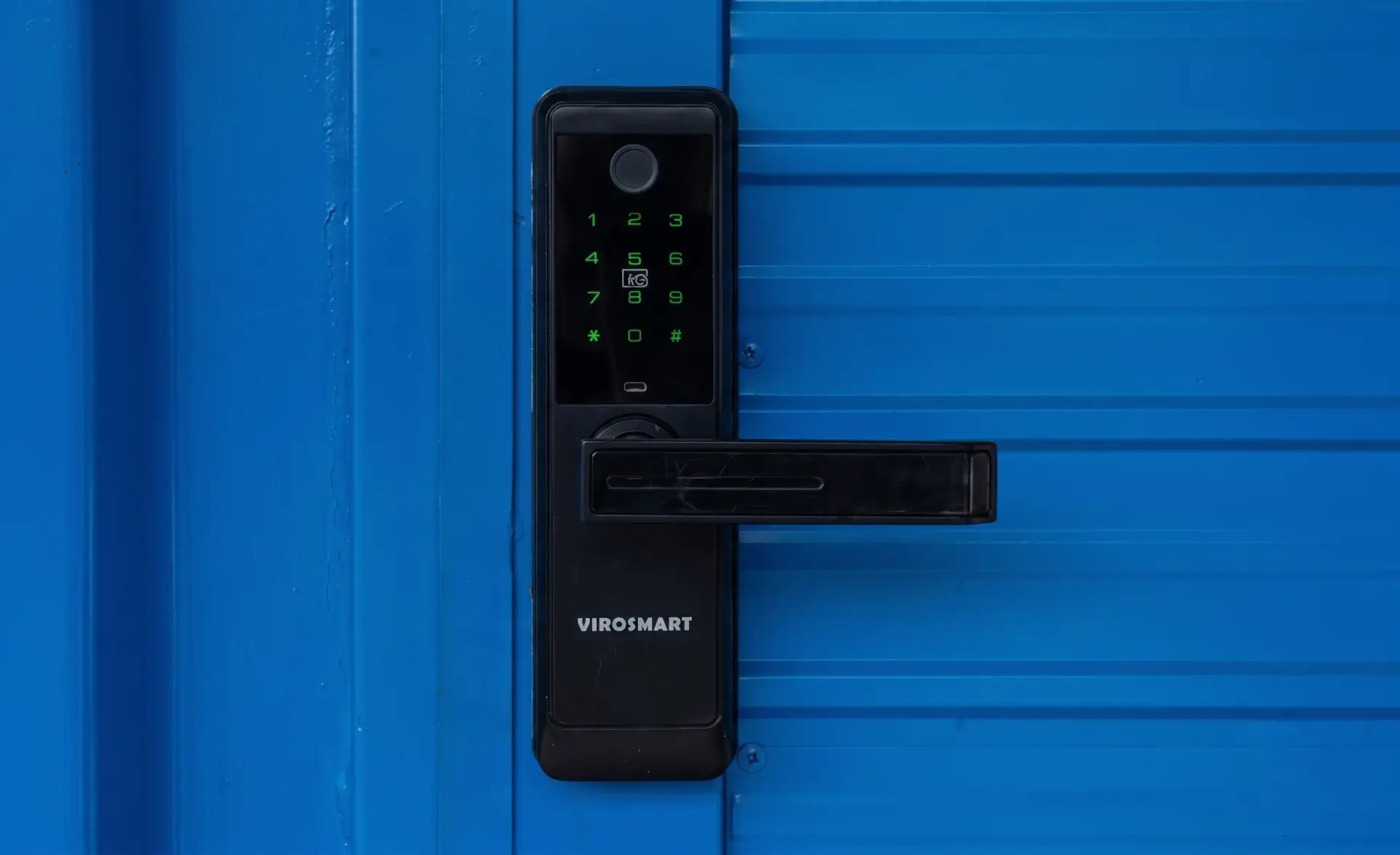 Khóa cửa thông minh bảo vệ kho tự quản MyStorage